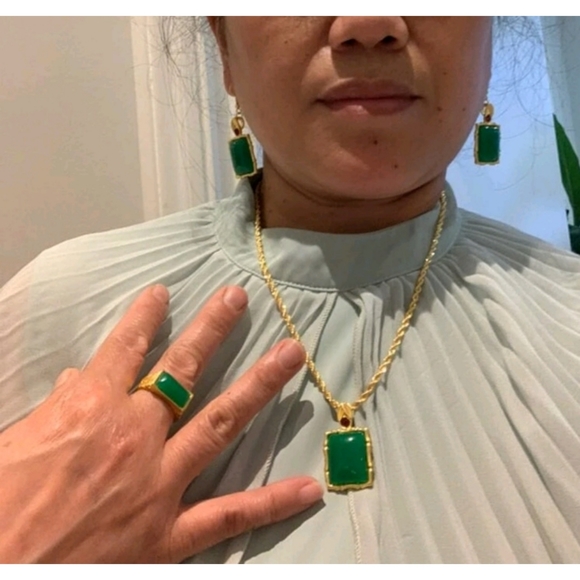 JENNIFER GEOMETRIC CHARM NECKLACE SET - Picture 4 of 6